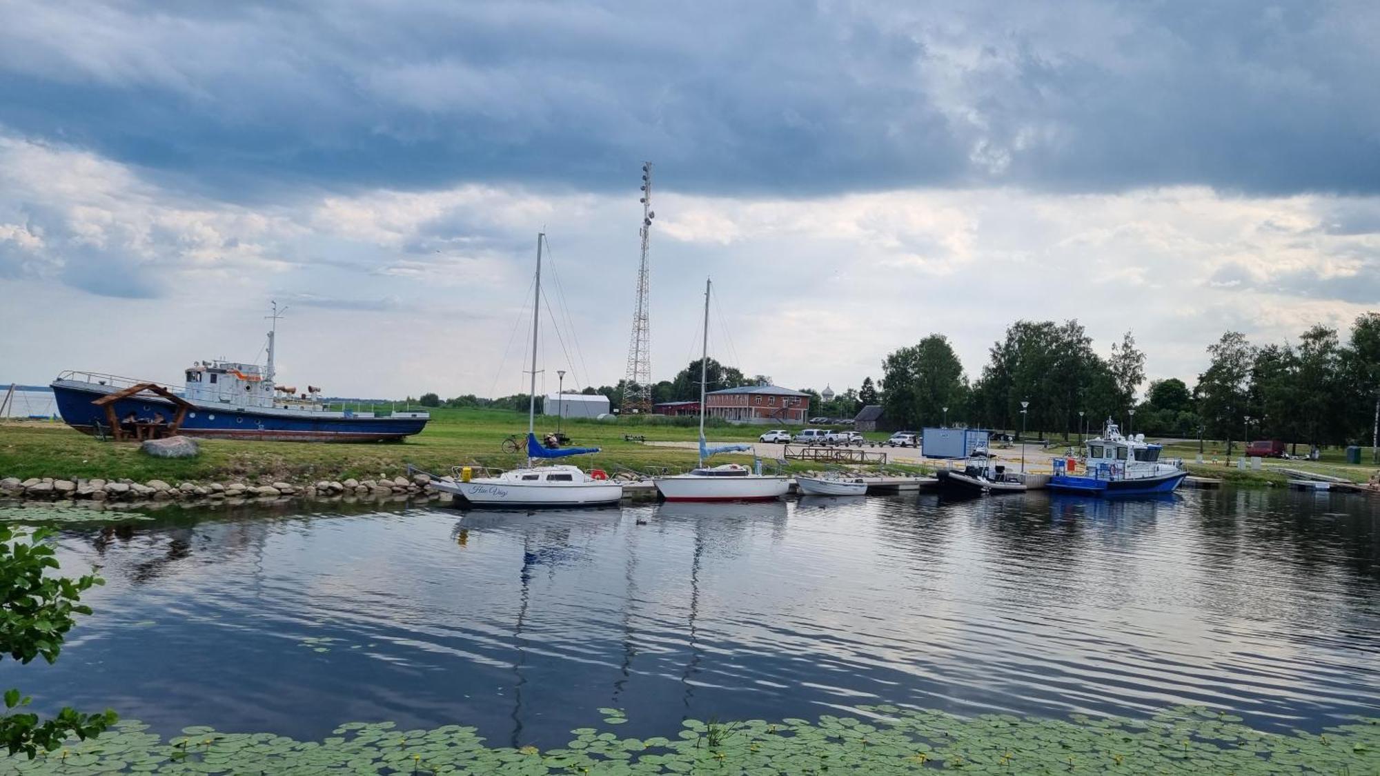 Mustvee Puhkemaja Villa Bagian luar foto